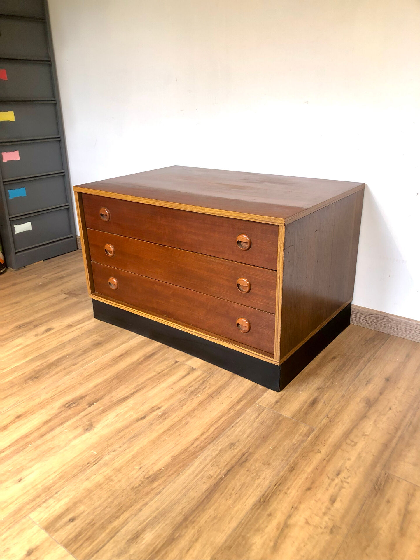 Low chest of drawers