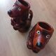 Lot de 2 pichets en barbotine forme chien
