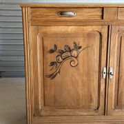 Art Deco buffet from the 1930s in light wood.
