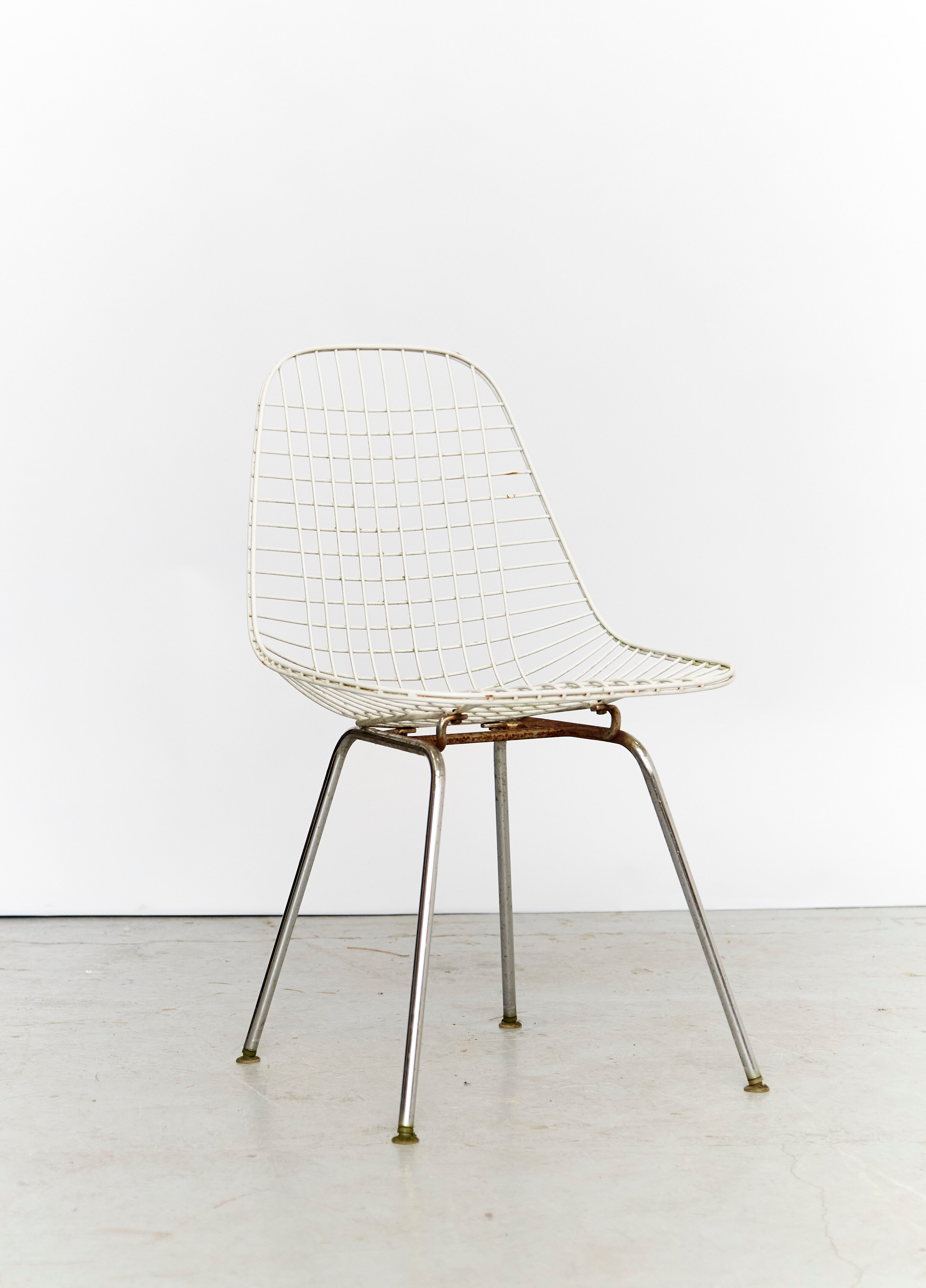 DKR Wire Dining Chairs by Charles & Ray Eames for Herman Miller