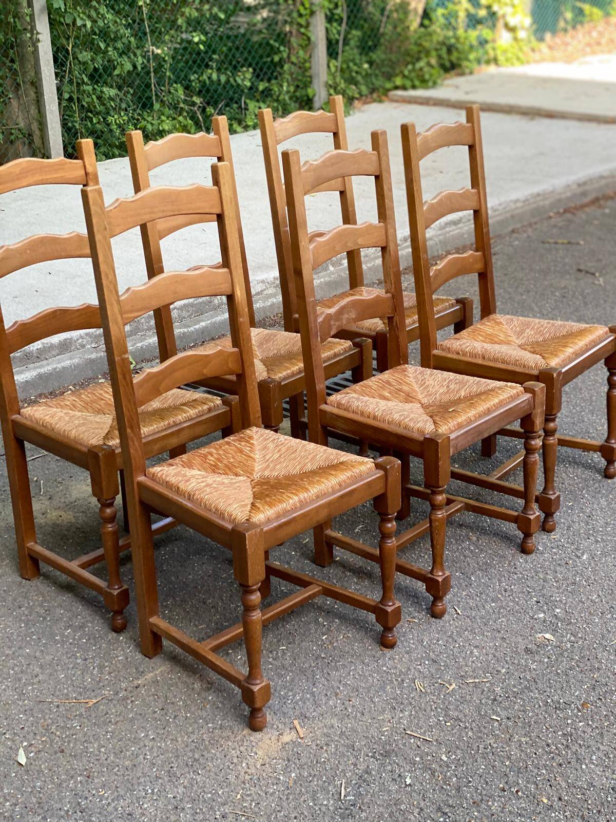 6 solid wood and straw chairs with high farmhouse-style backs