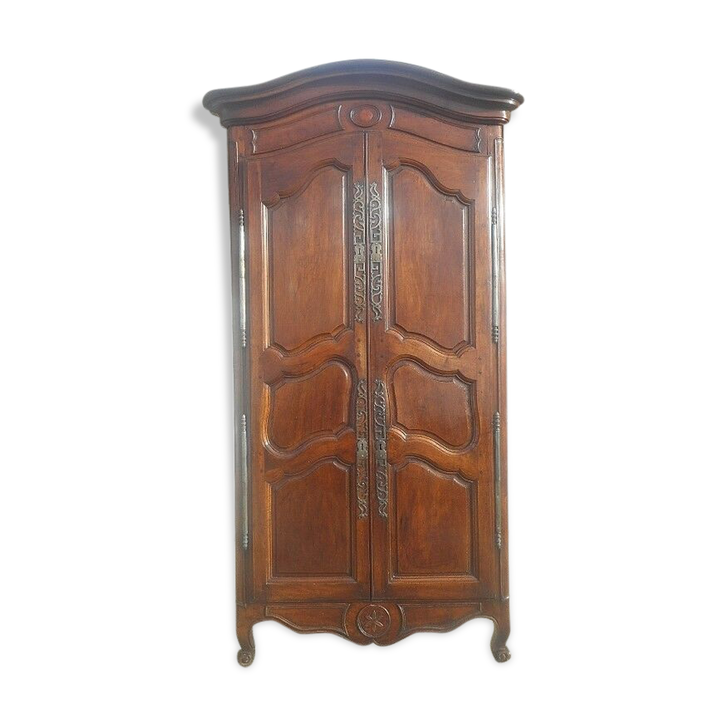 Encadrement et portes de placard louis xv en noyer du xix ème siecle n° 1