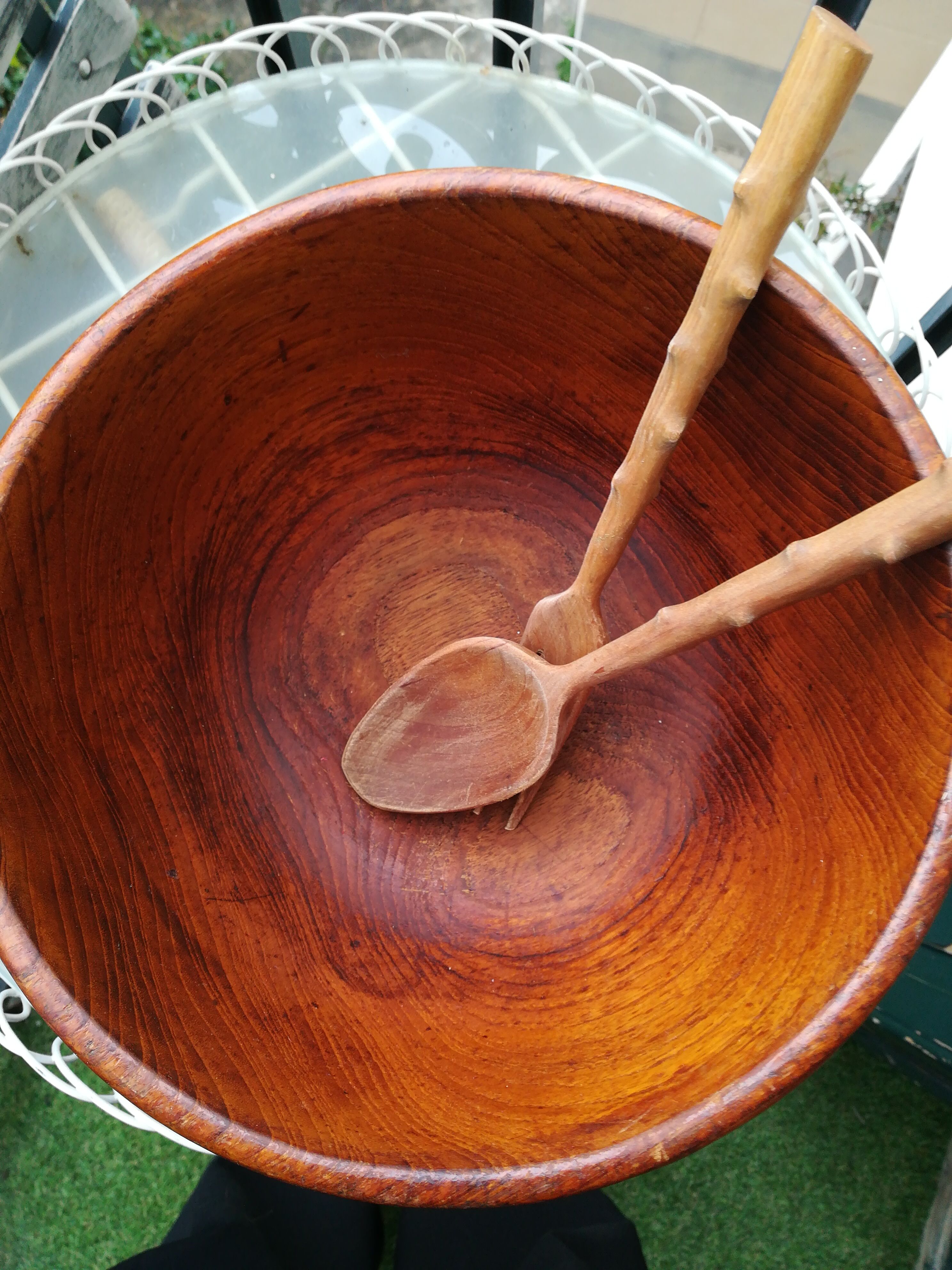 Rosewood salad and cutlery