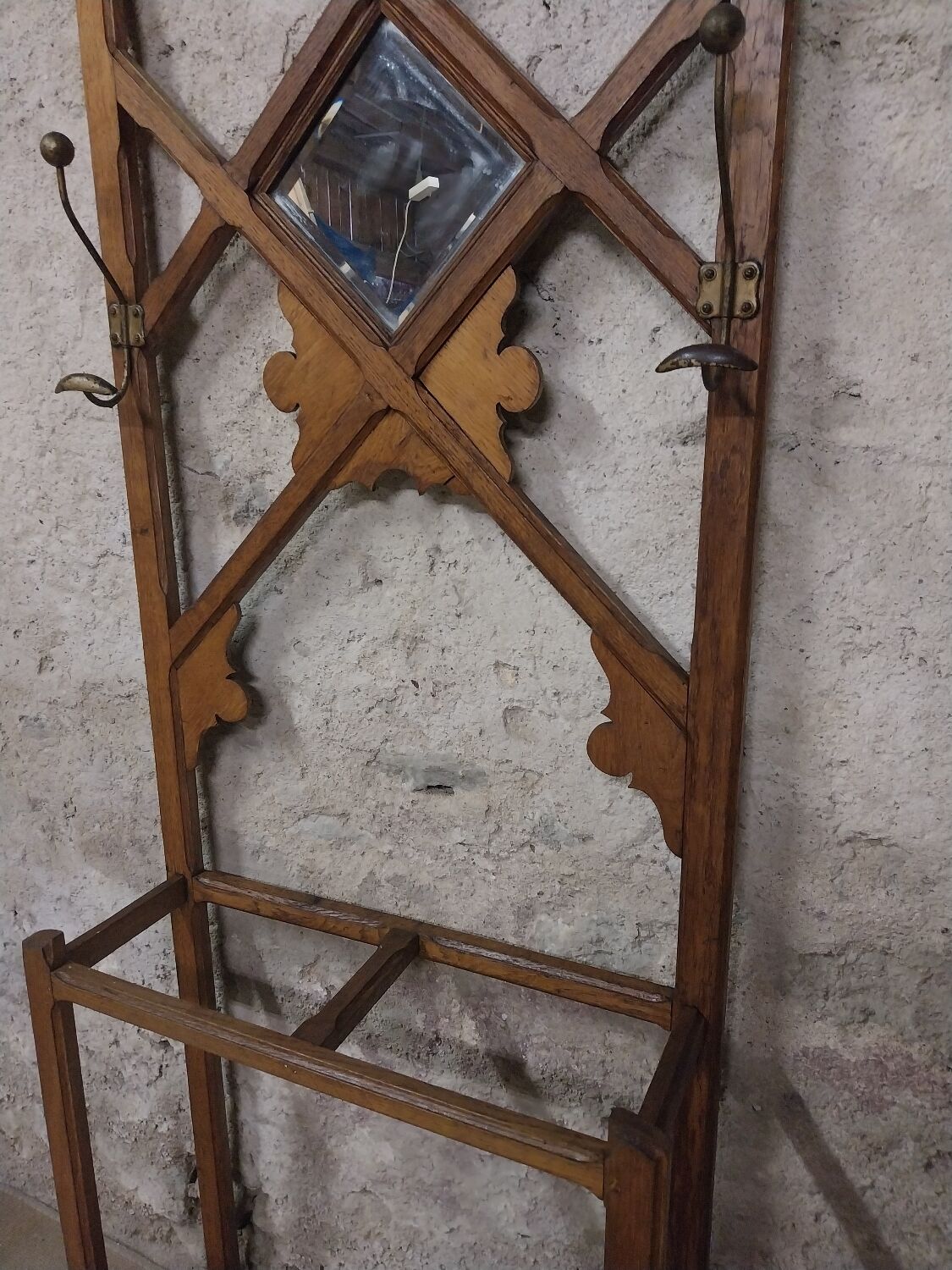 Wooden entrance cloakroom