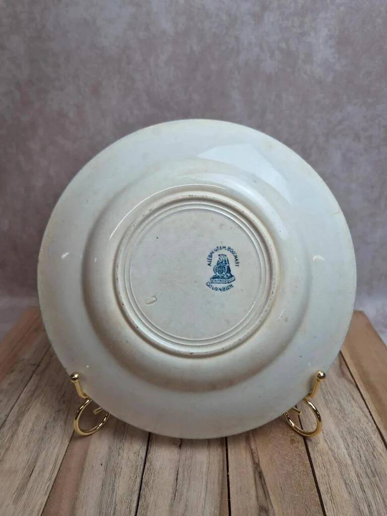 Assiette creuse ancienne Lebacqz & Bouchard Colombier décor oiseaux Terre de Fer