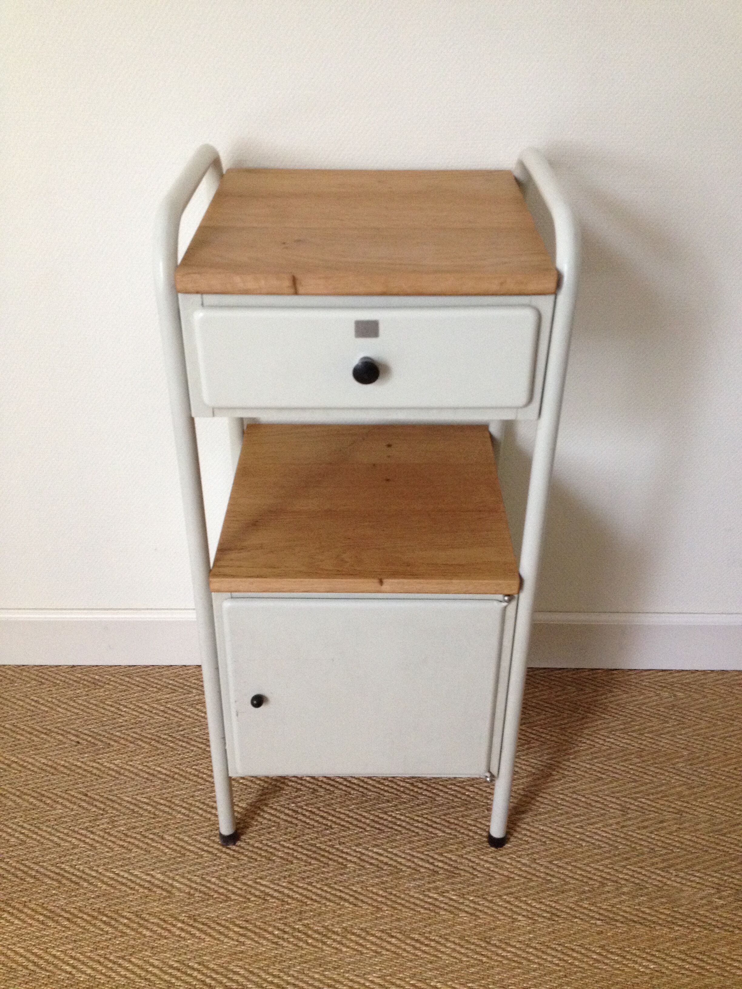 Meuble d'appoint industriel