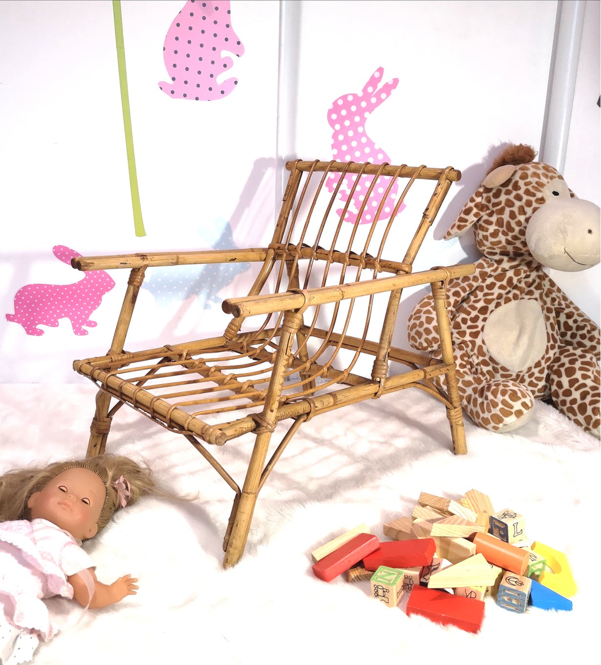 Wicker child chair