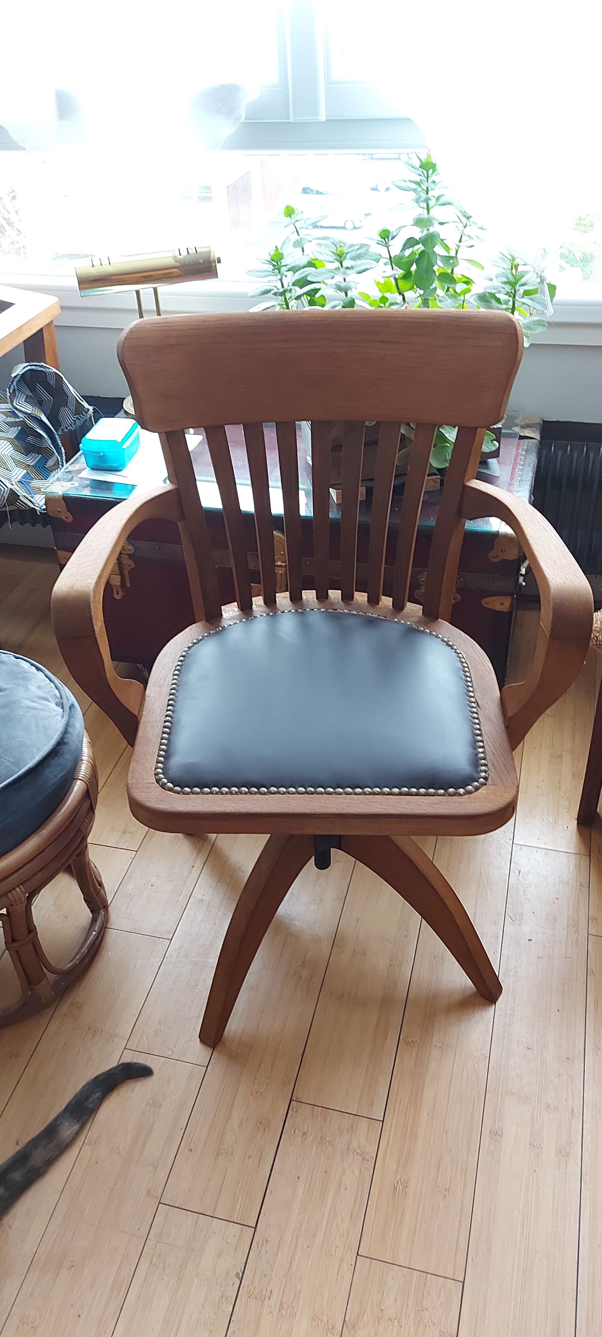 American armchair solid oak and swivel and tilting leather early twentieth fully restored