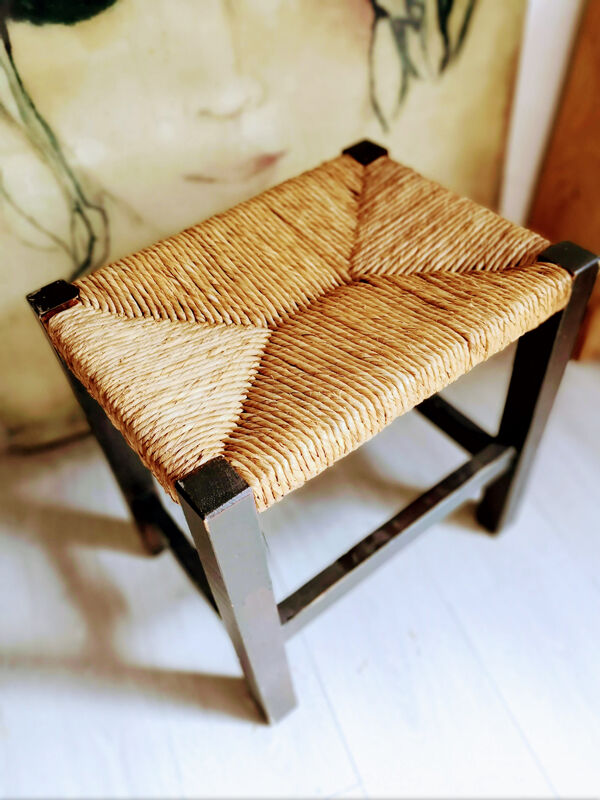 Bedded sitting wooden stool