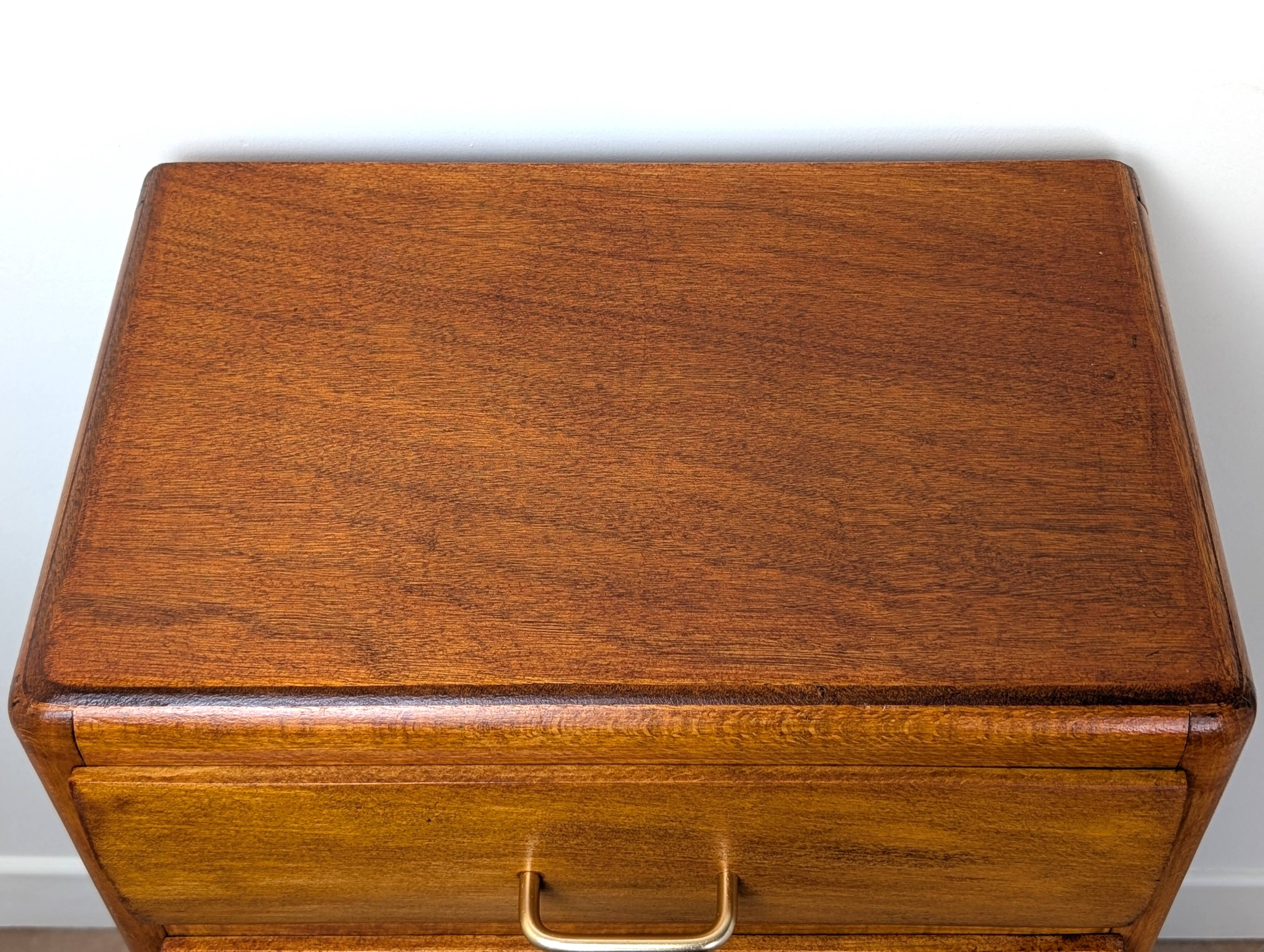 Vintage chest of drawers