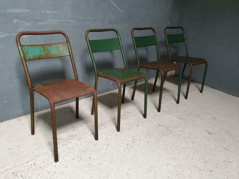 Vieille chaise verte français chaise d'usine de fer