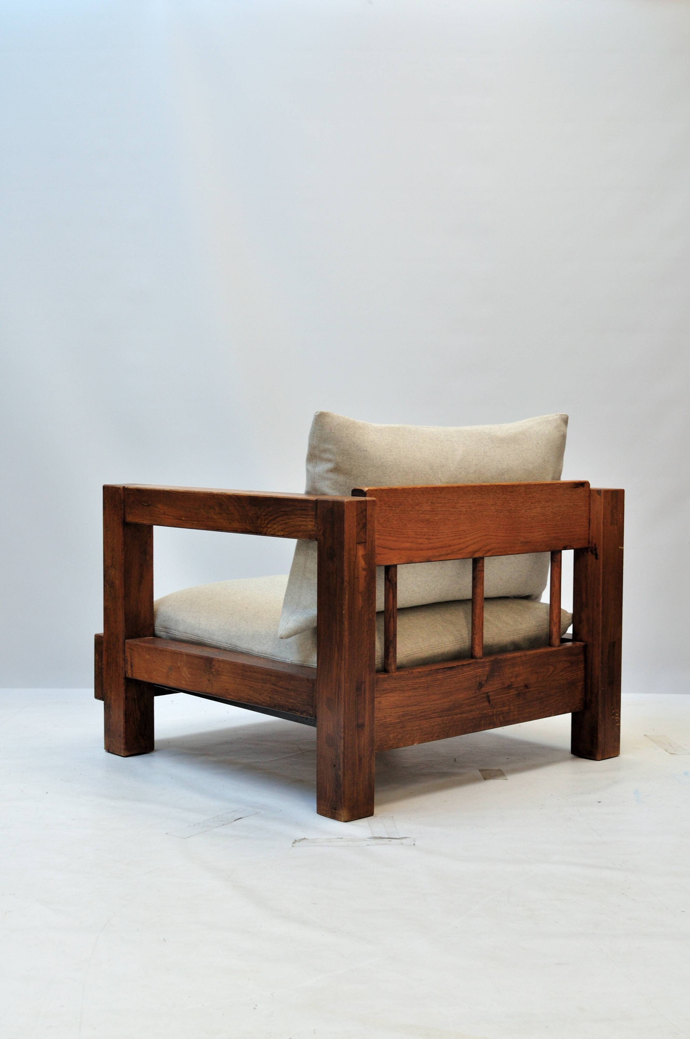Fauteuil en chêne massif — reconstruit en 100 % laine vierge