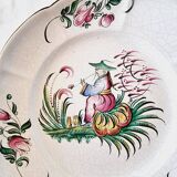 Assiette ancienne en céramique ou faïence du 19ème siècle décoration de style chinois