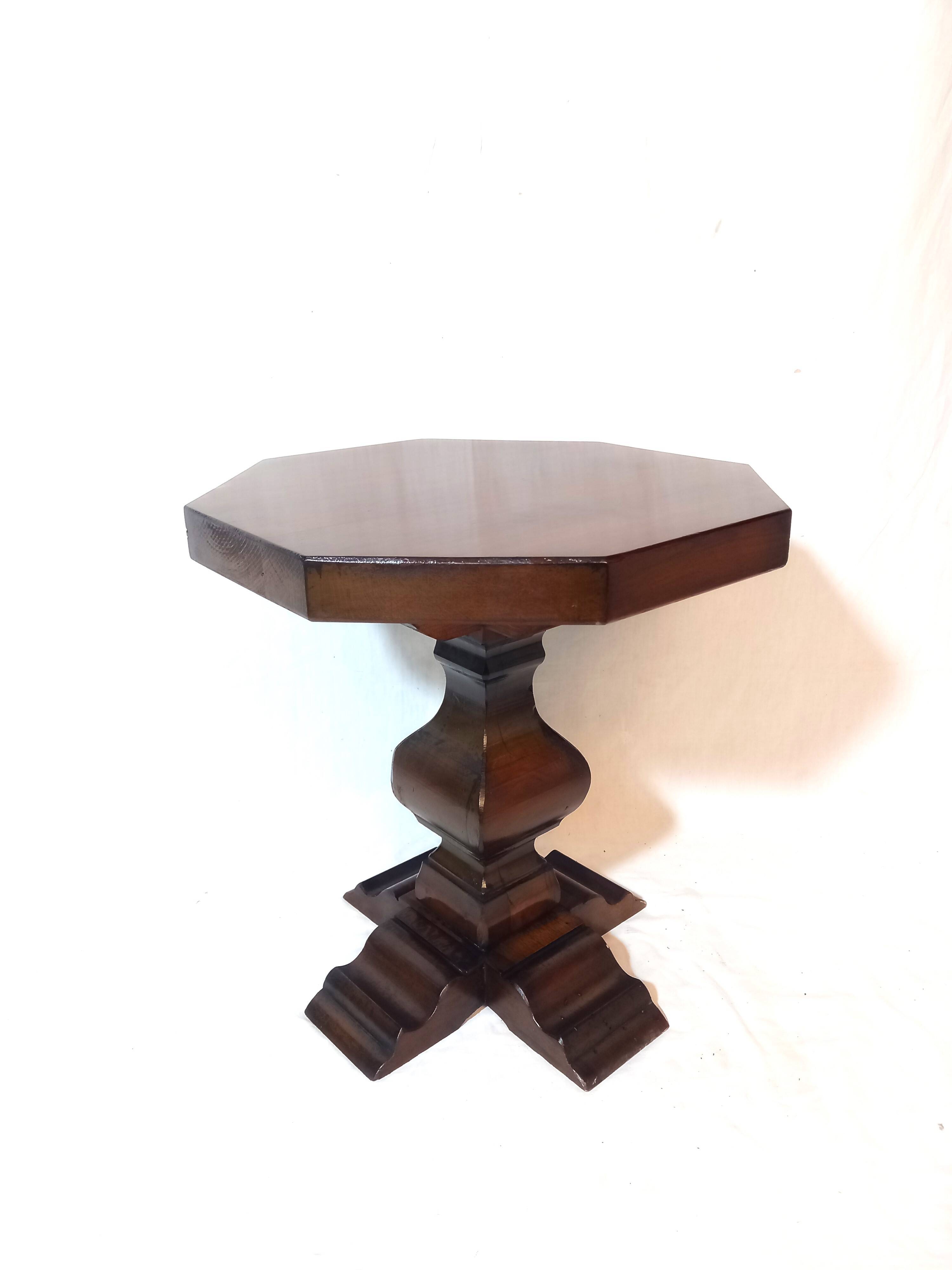 Octagonal Side Table With Baluster Shaft