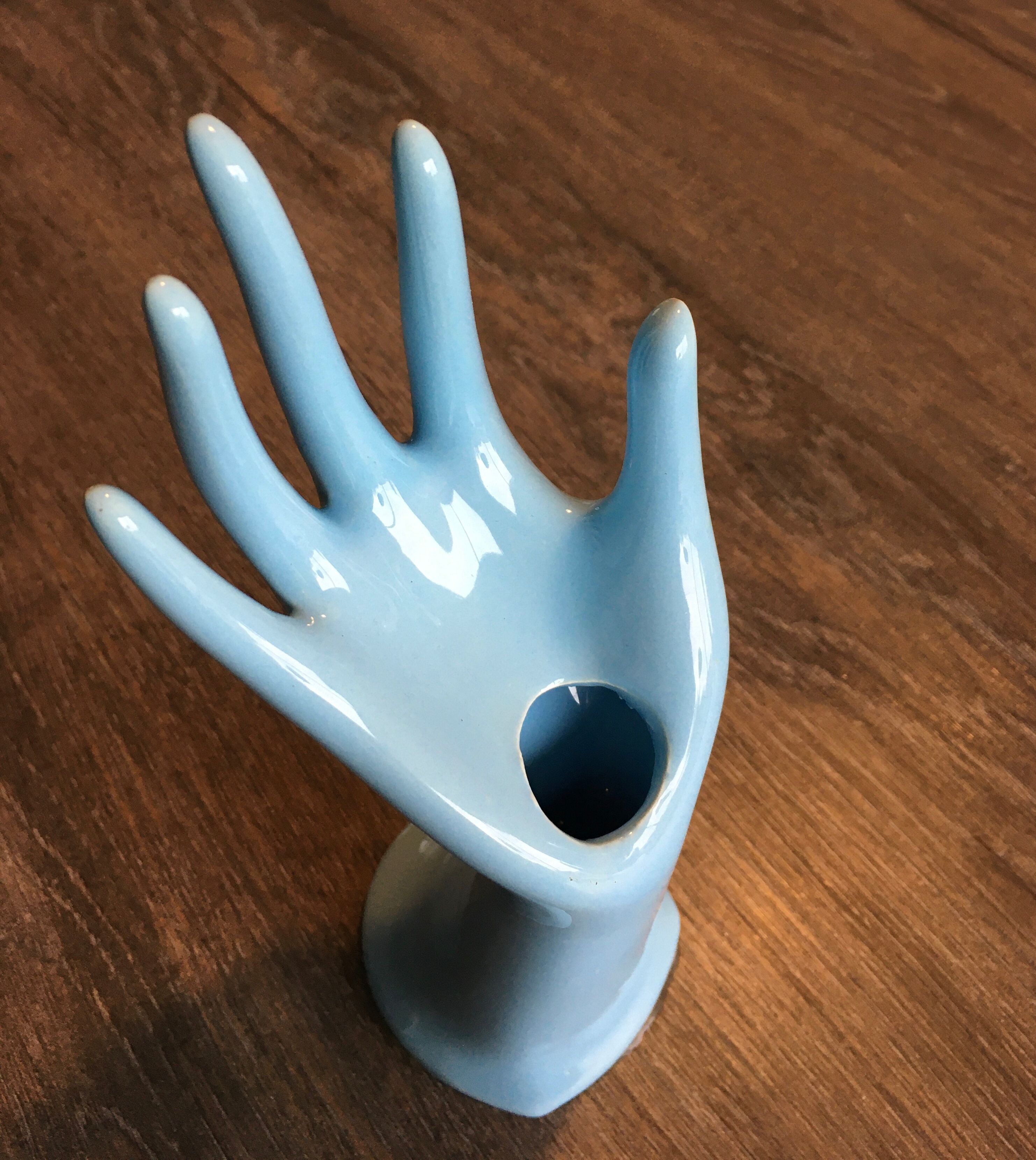 Hand baguier soliflore