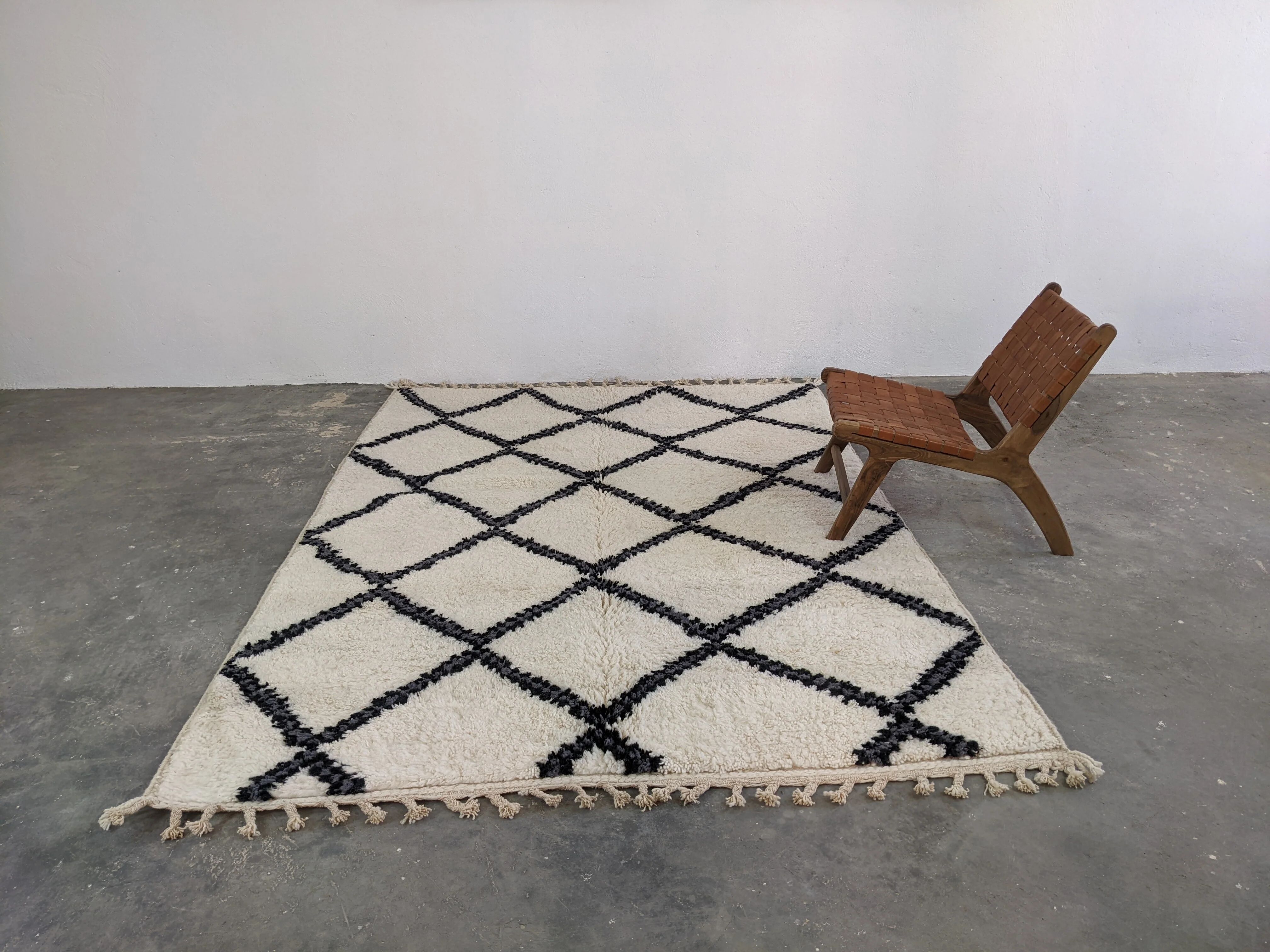 Large Beni Ouarain rug, 280 x 205 cm