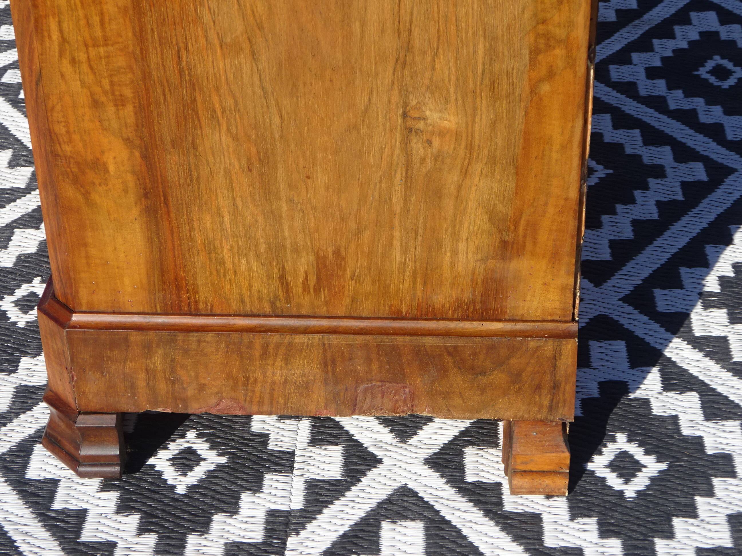 Commode coiffeuse, système en chemin de fer