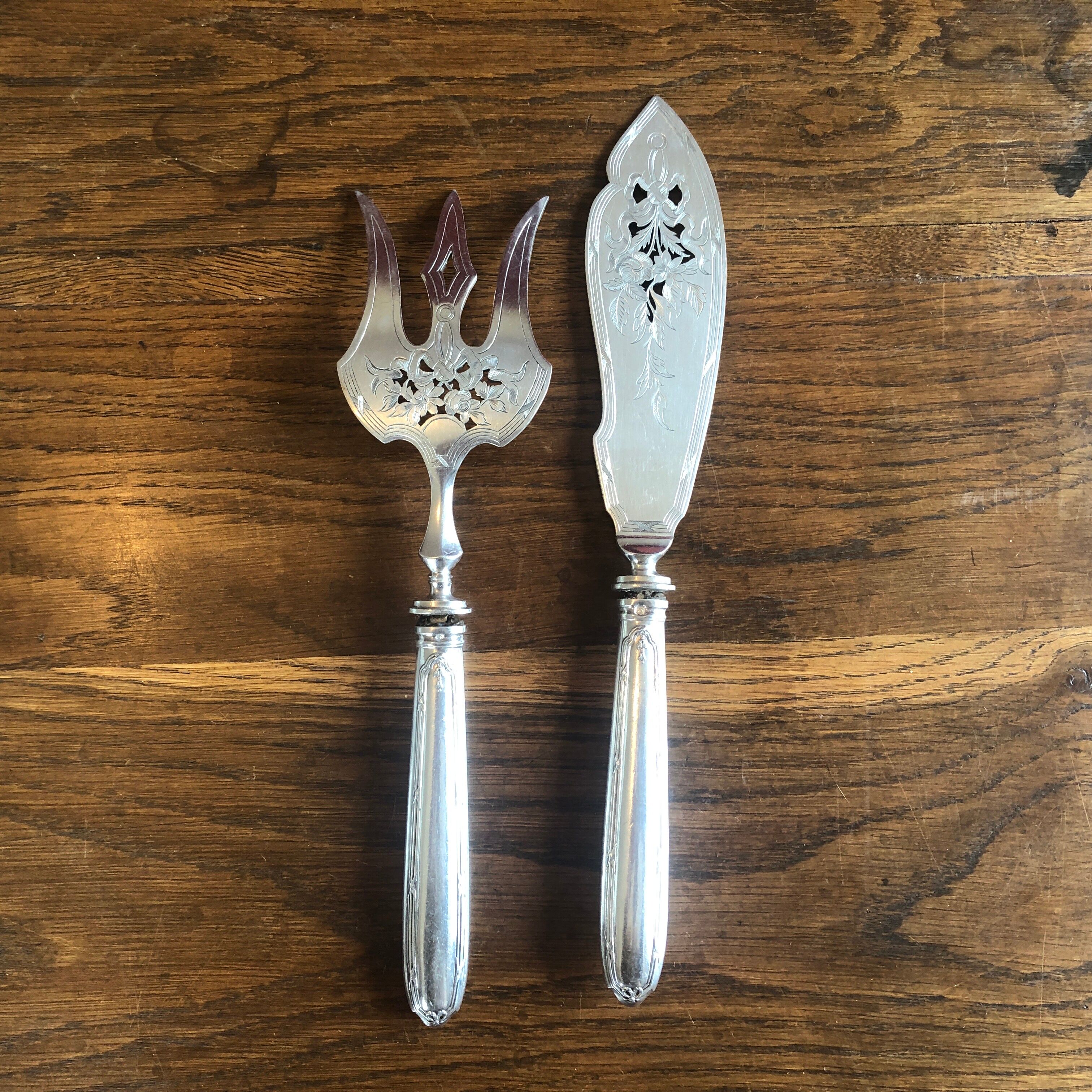 Cutlery serving fish silverware
