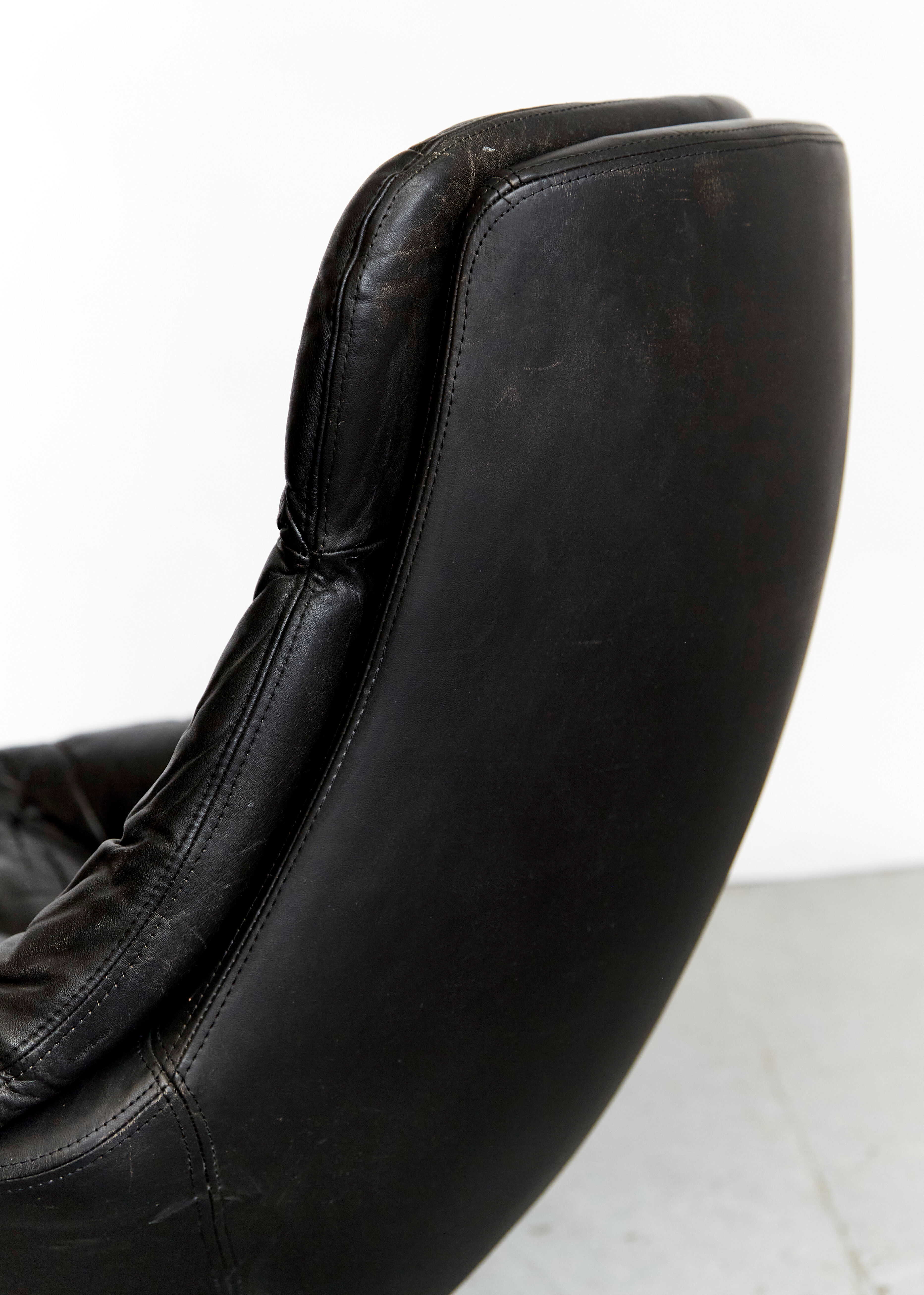 Swivel Lounge Chair by H.W. Klein for Bramin