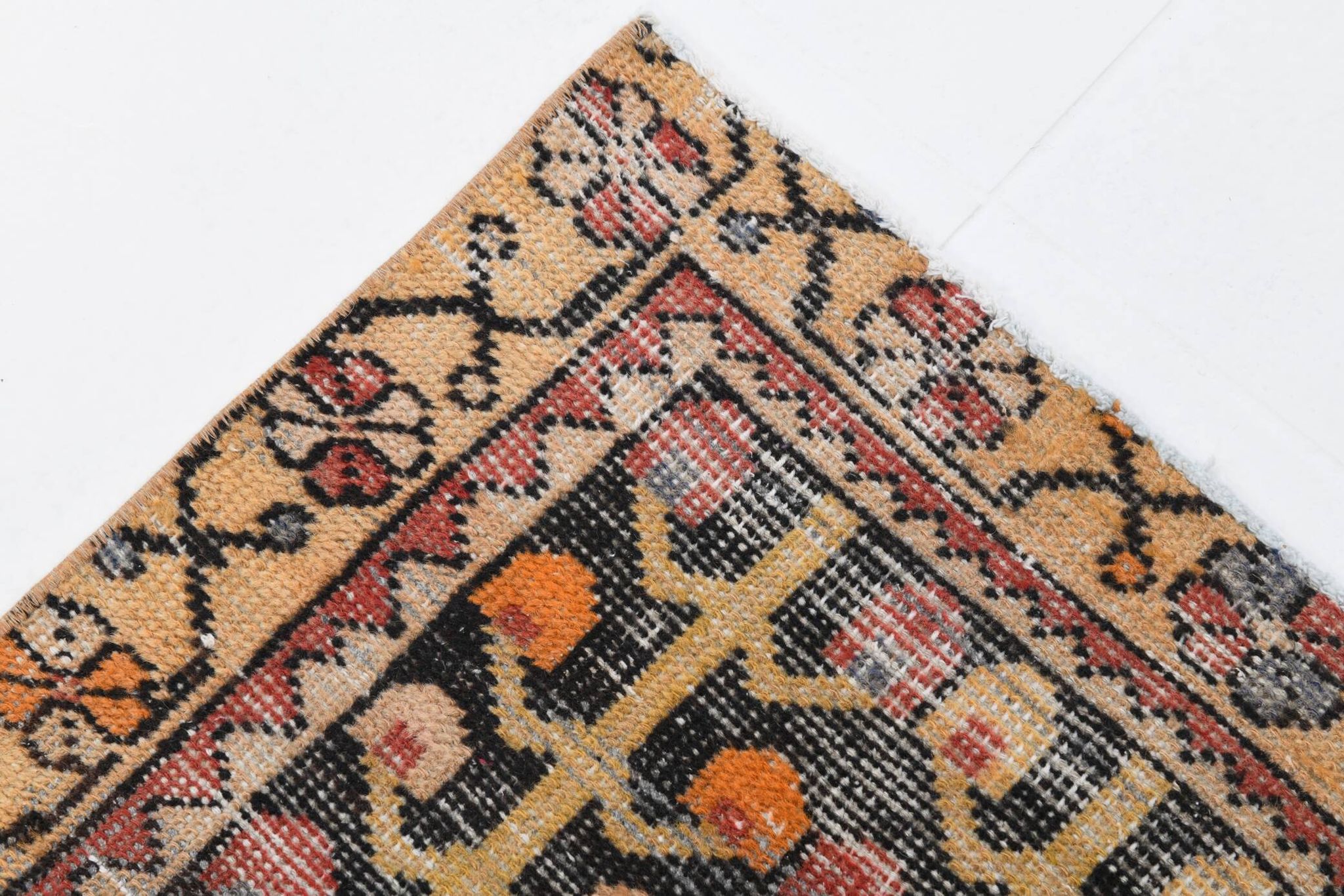 3x6 Shades Of Red & Black Handmade Wool Classic Vintage Rug, 100x179Cm