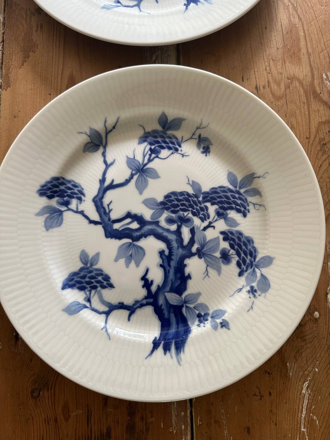 Set of eight German porcelain plates from the 1950s