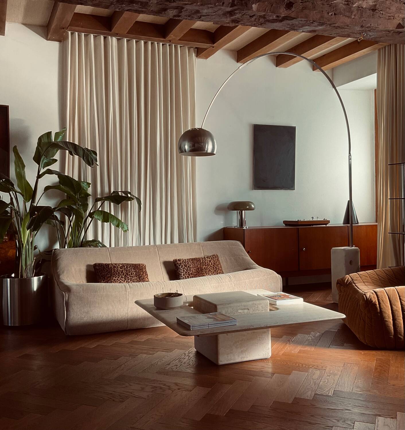 Vintage 1980s Italian travertine coffee table from Florence.