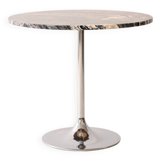 Scandinavian round marble table