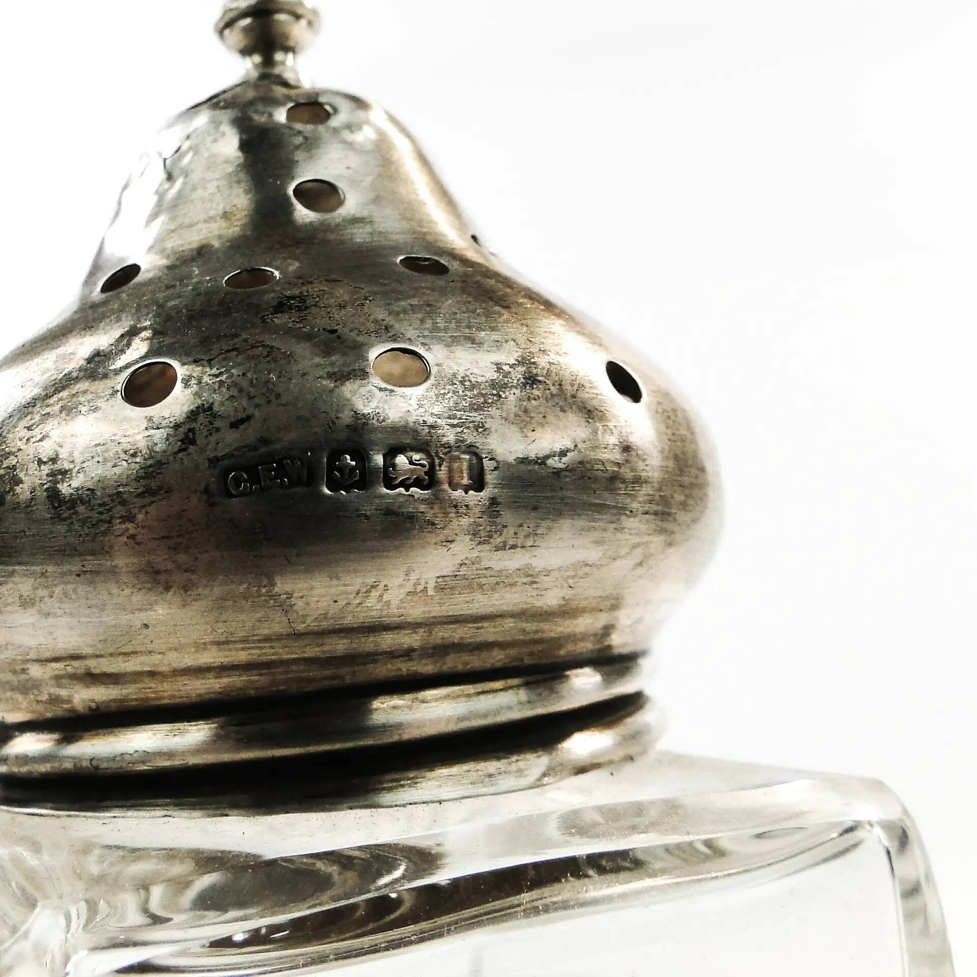 Art Deco sugar bowl, crystal, silver, United Kingdom, early 20th century