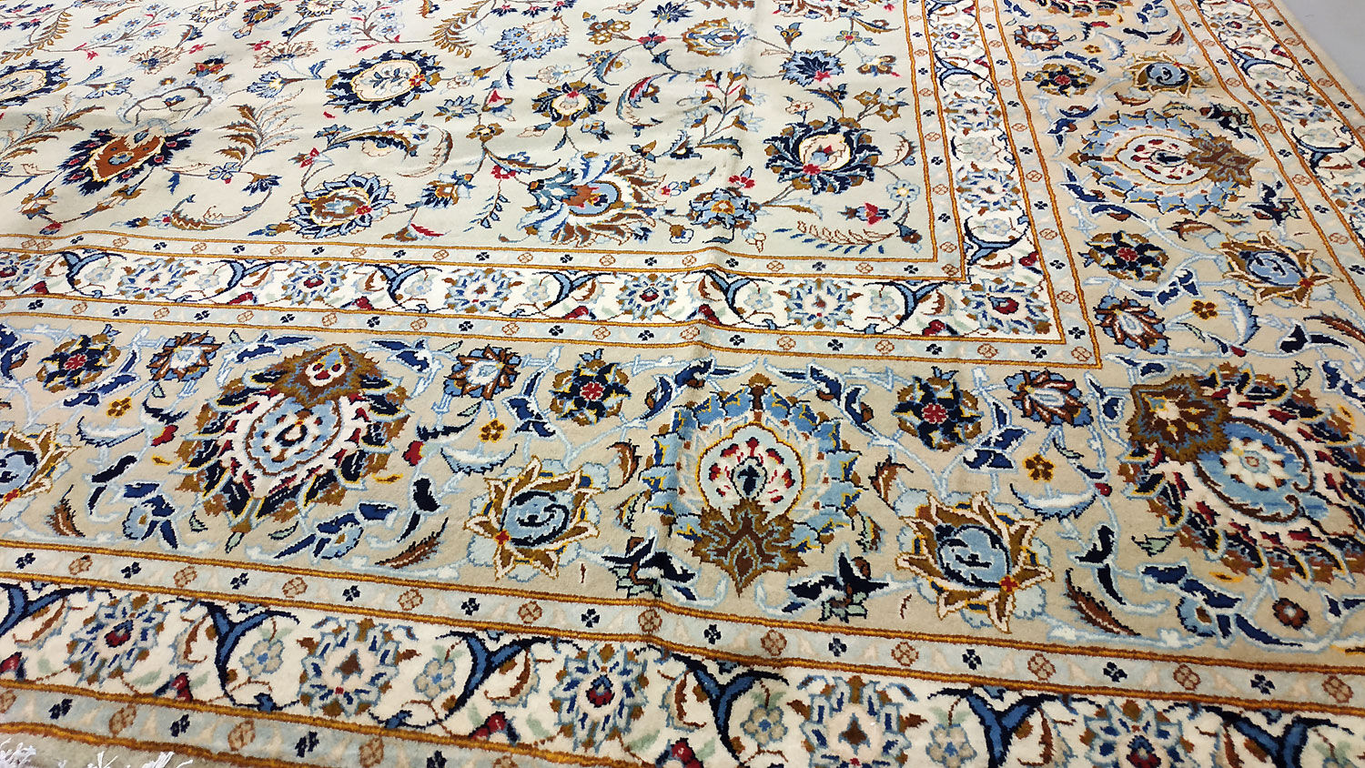 Persian carpet entirely handmade "Keshan"