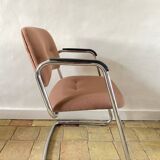Strafor armchair in pink wool