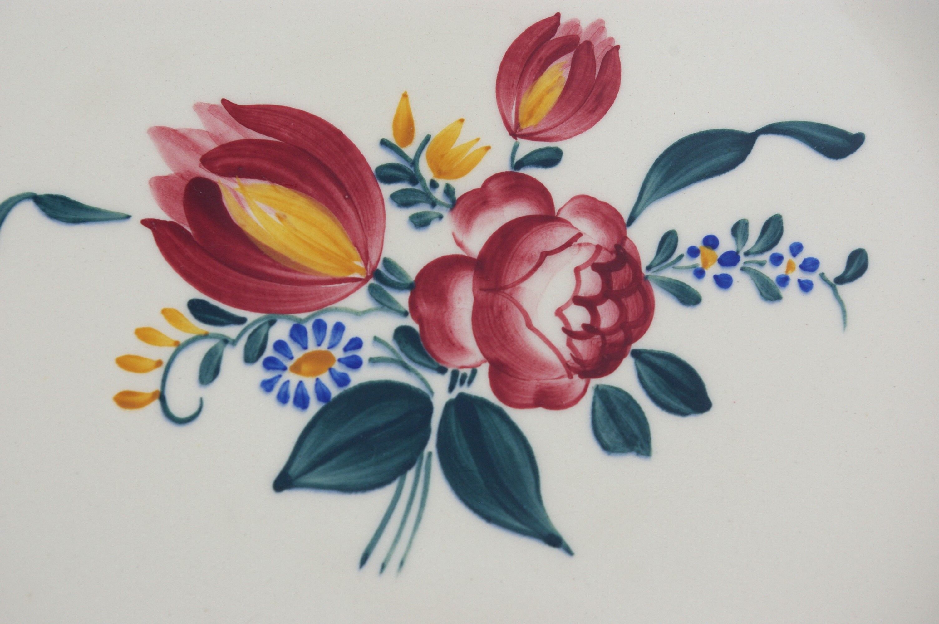 Large round earthenware dish by Digoin Sarreguemines model Yann