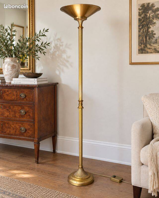 Lampadaire vintage en laiton doré – style néoclassique – torchière