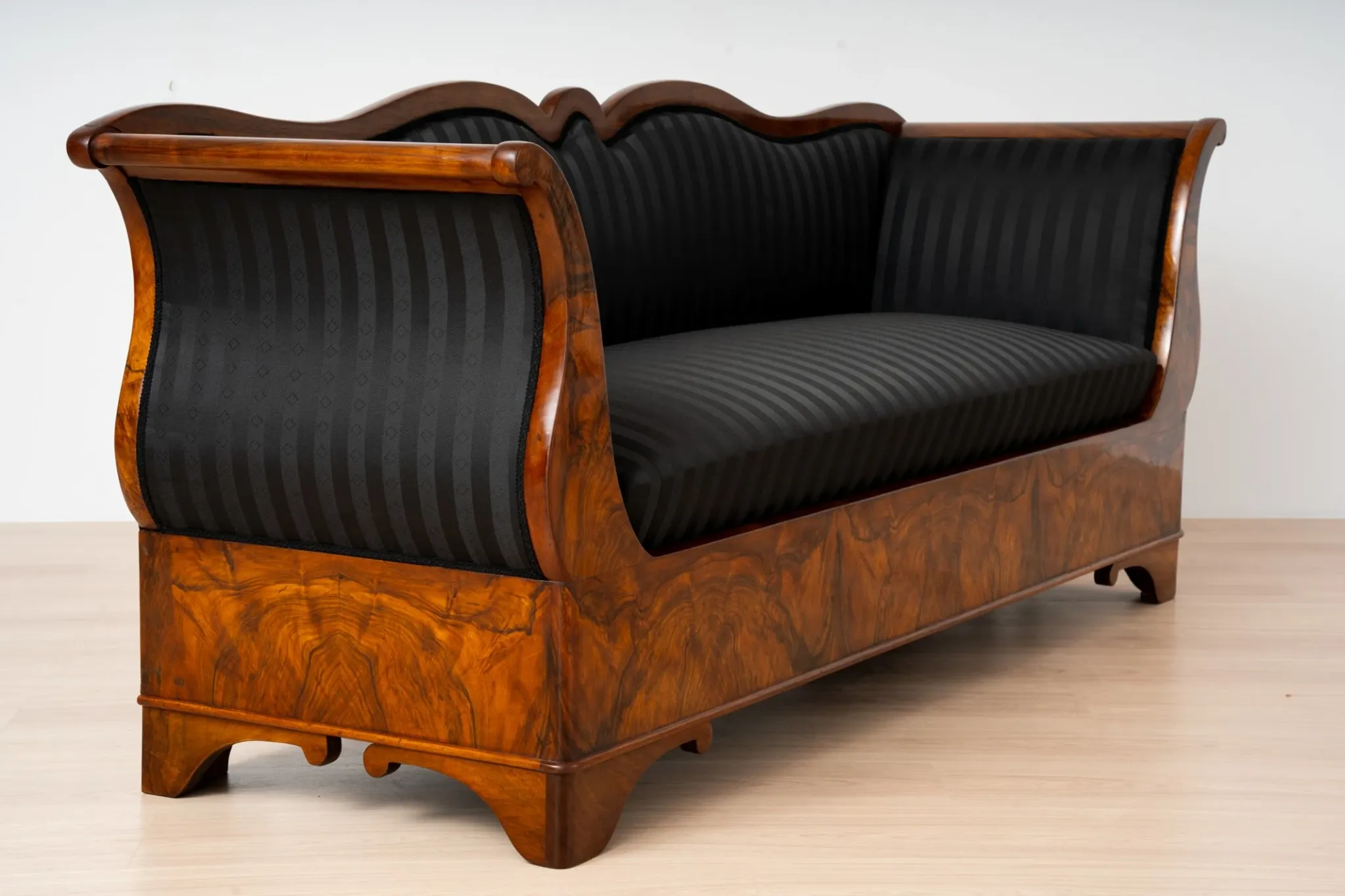Exceptional 19th Century Biedermeier Walnut Sofa, circa 1850