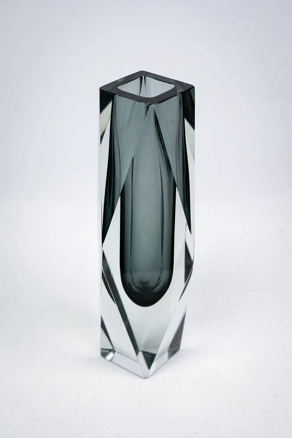 Faceted submerged vase, grey-blue Murano glass – dlg Flavio Poli
