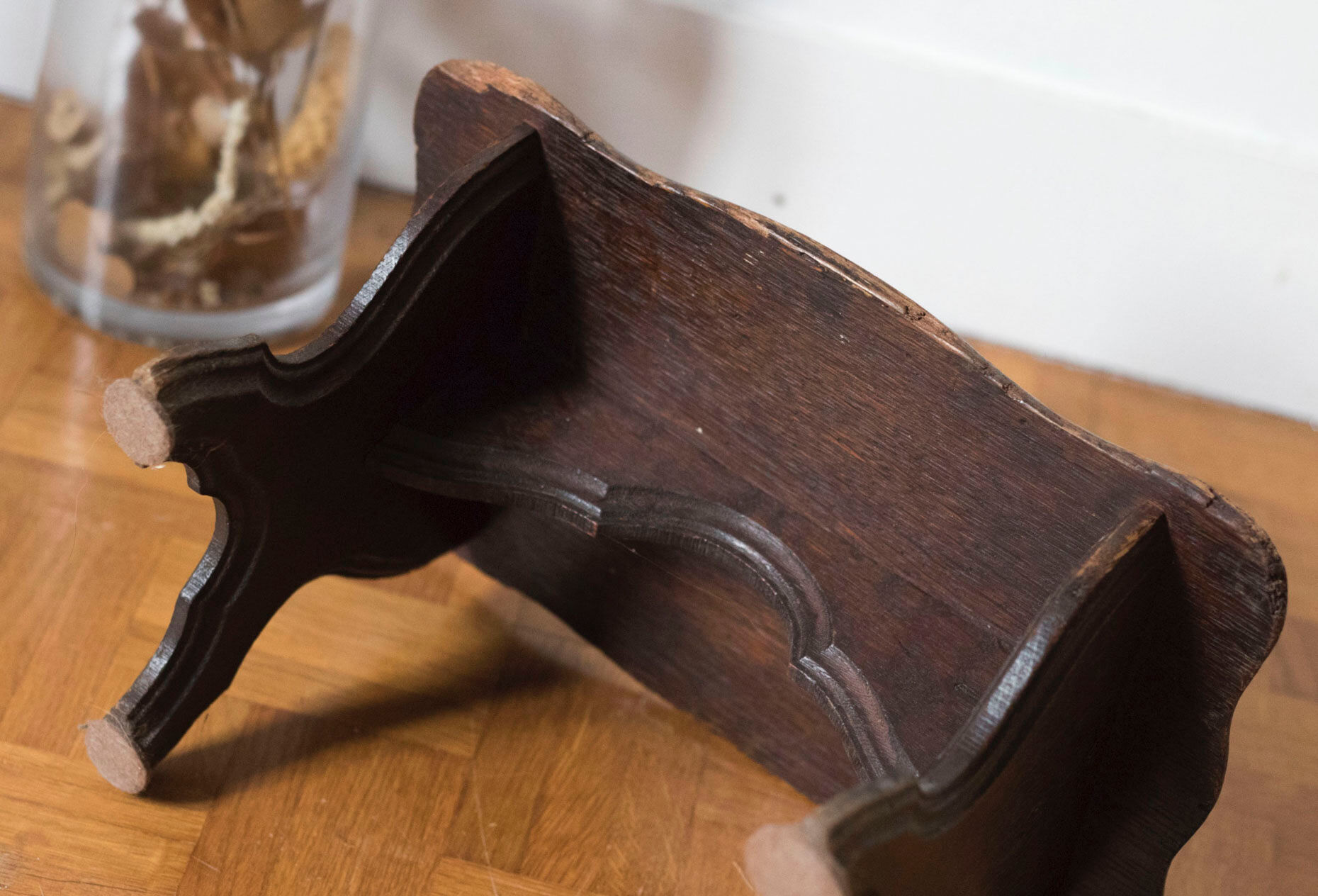 Walking stool feet in solid oak