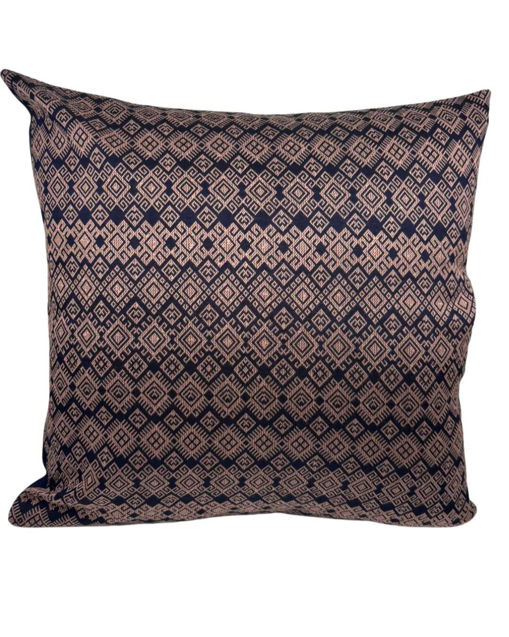 Housse de coussin Kachin bleu marine et rose (RIDA)