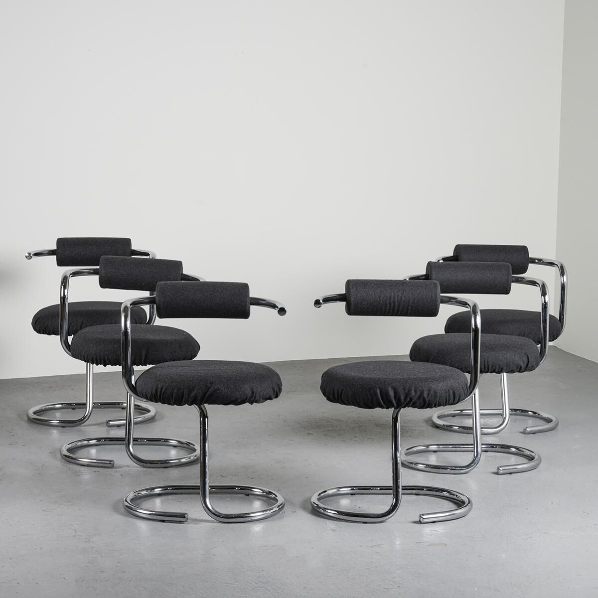 Lot de six chaises "Cobra" par Giotto Stoppino, circa 1970