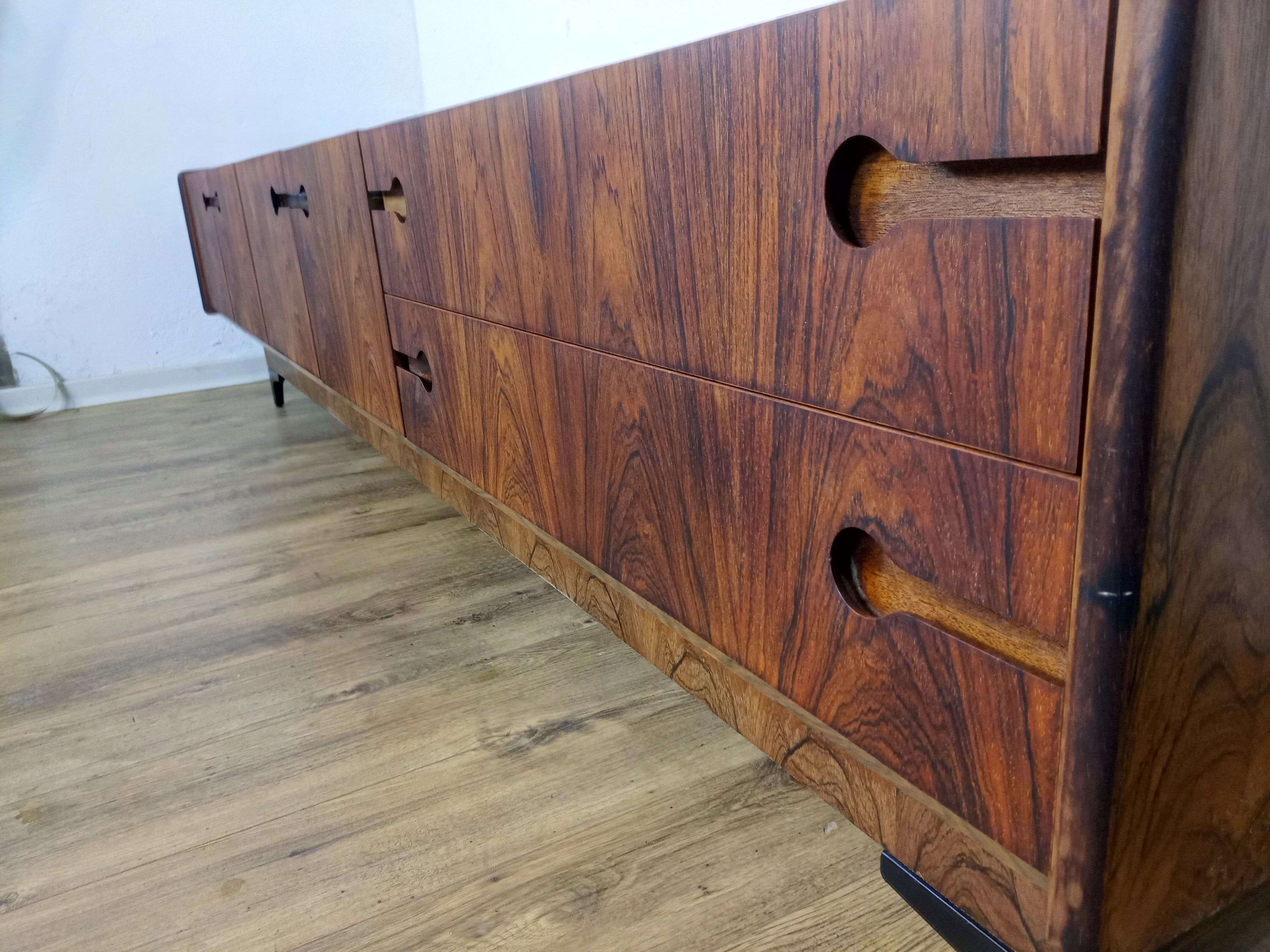 Low Scandinavian row