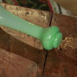 Vase en opaline verte