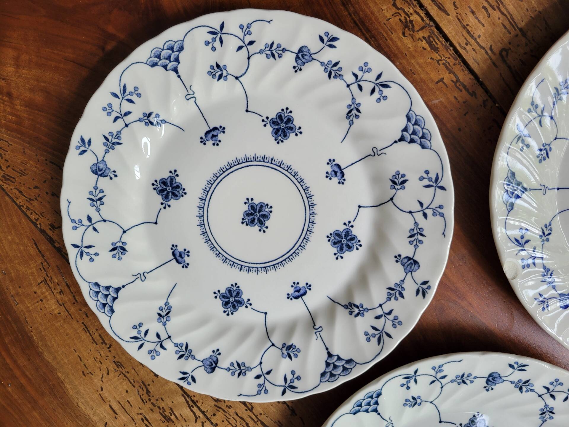6 assiettes plates Queen's England vers 1970