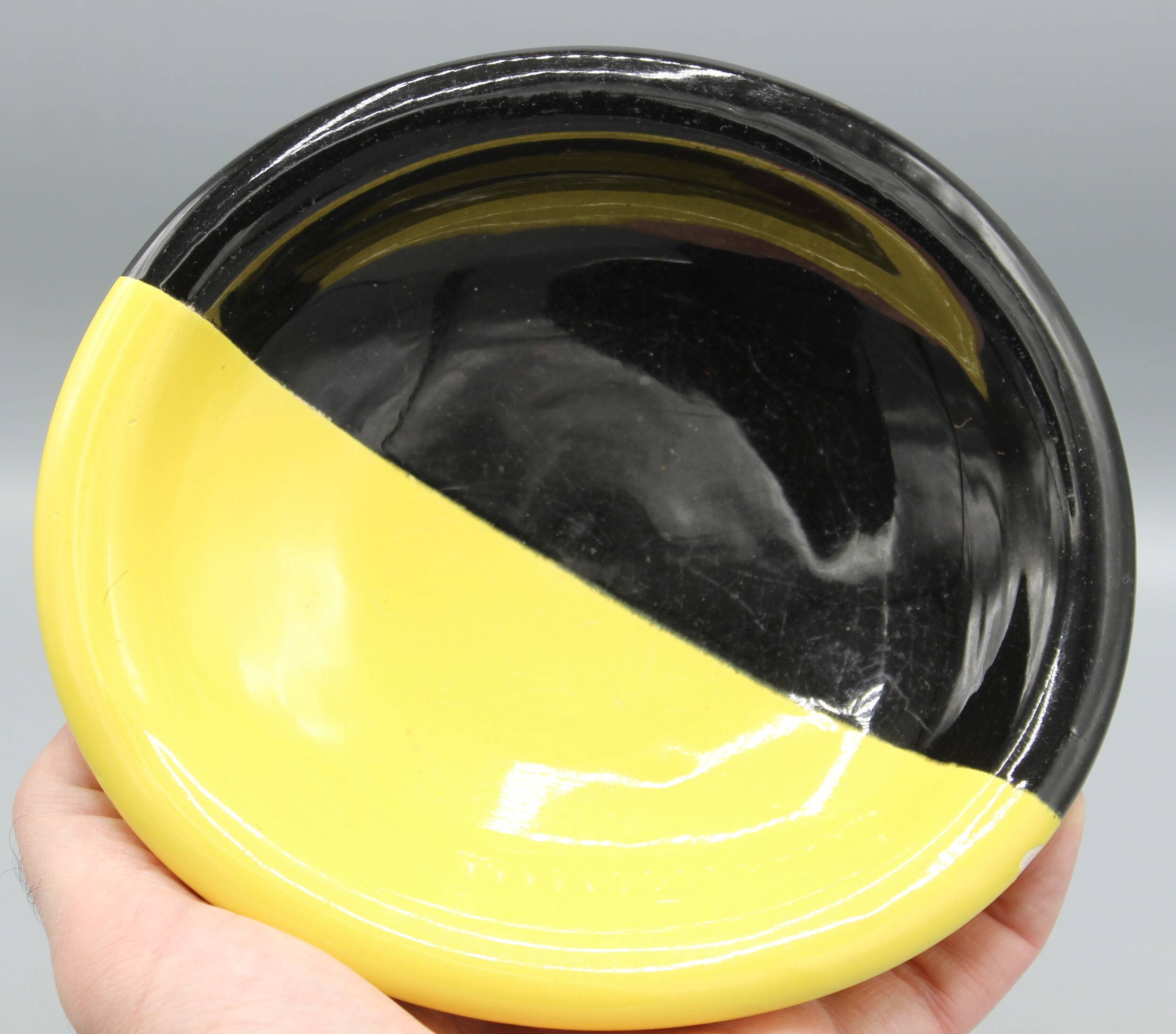 Old ceramic vintage design pocket tray black yellow