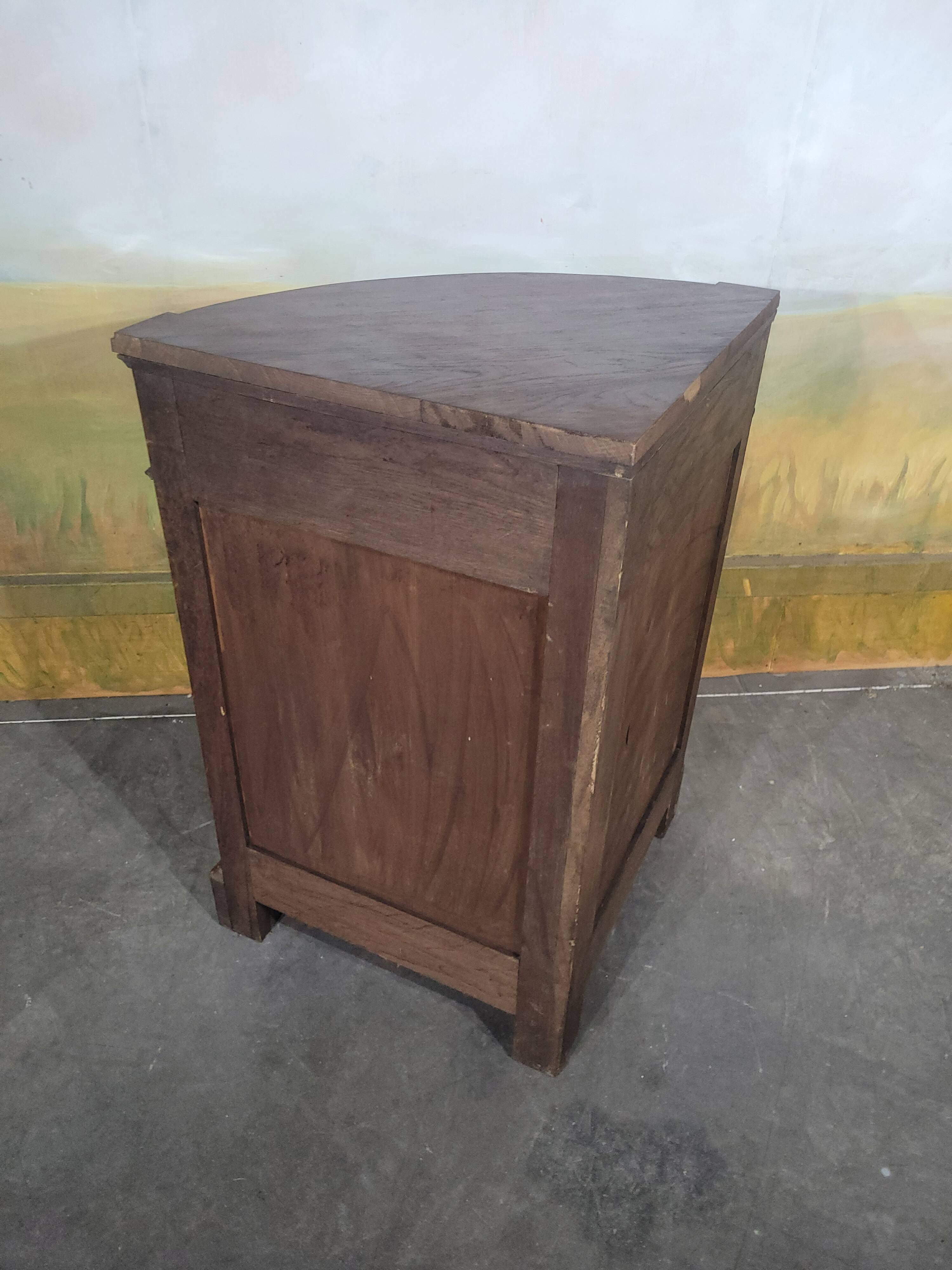 Encoignure en chêne XIX ème