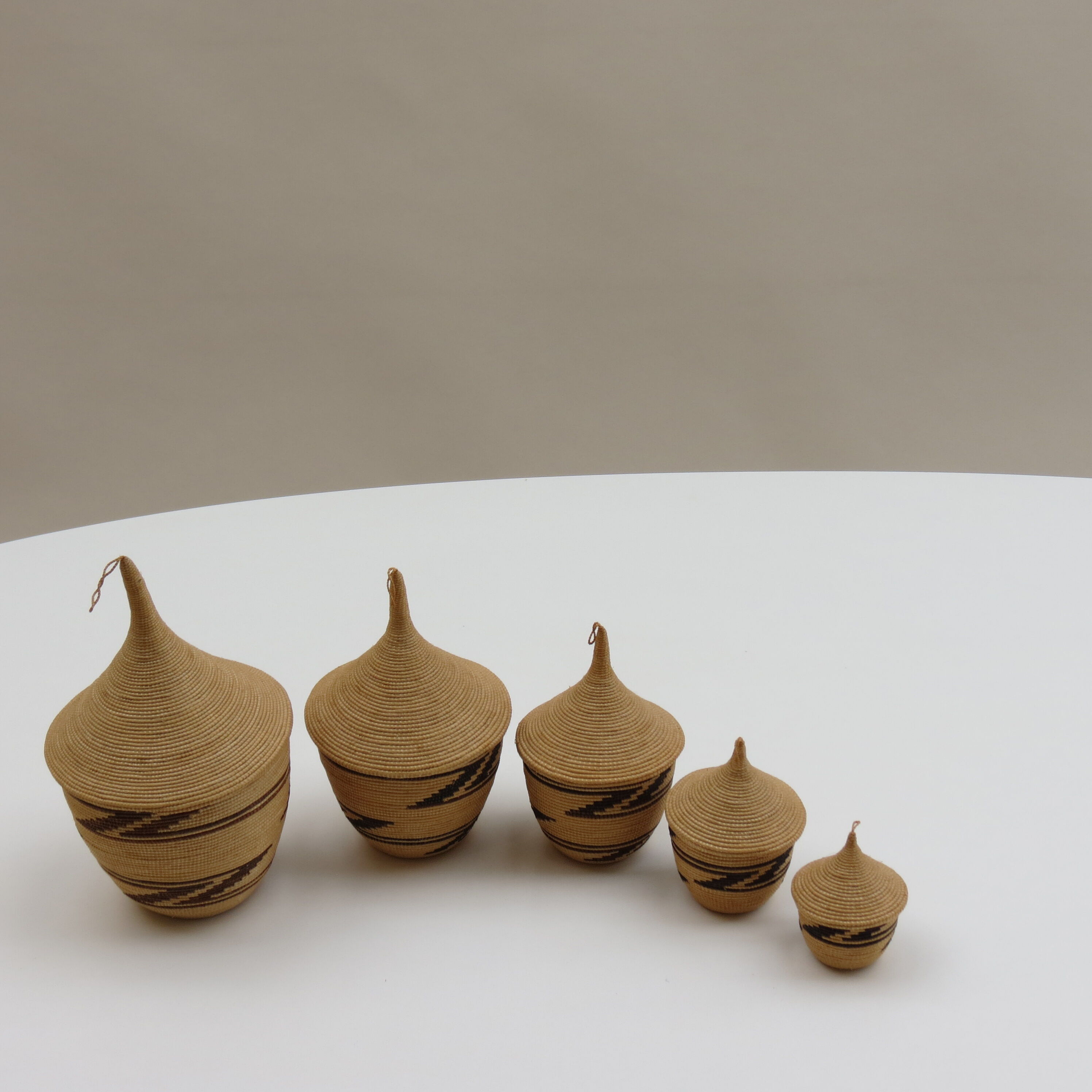 Set of 5 vintage tutsi rwanda rattan decorative lidded pots 1970s