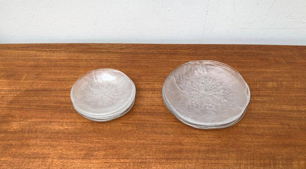 Vintage floral glass plates from Sweden by Ann Wärff for Kosta Boda, set of 11.