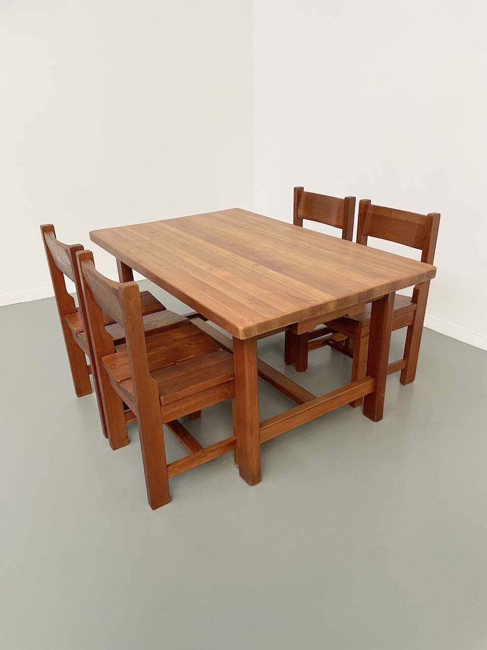 Set of table and 4 chairs, 60s mountain furniture