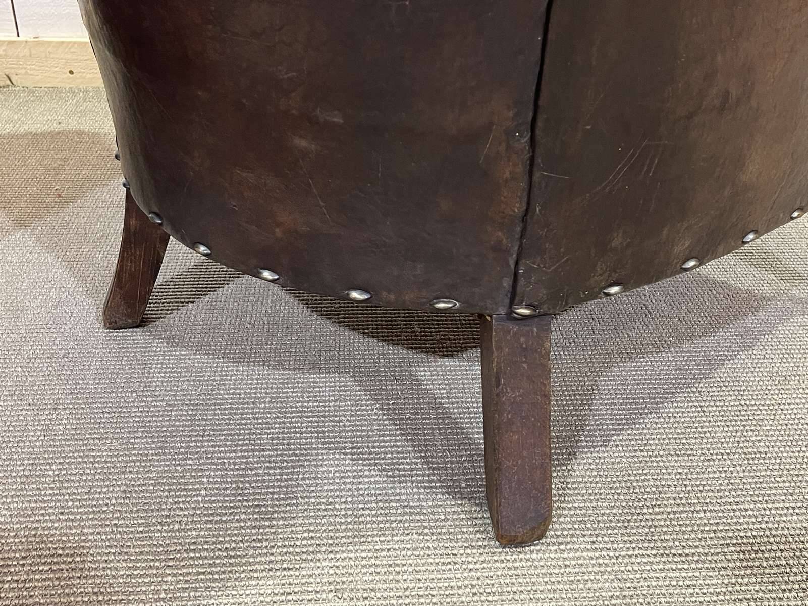 Art Deco period club lounge in leather and fabric seating