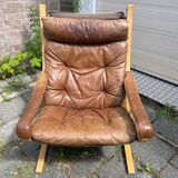 Beautiful vintage Westnofa chair model Siesta by Ingmar Relling. Leather Siësta chair. Nice patina.