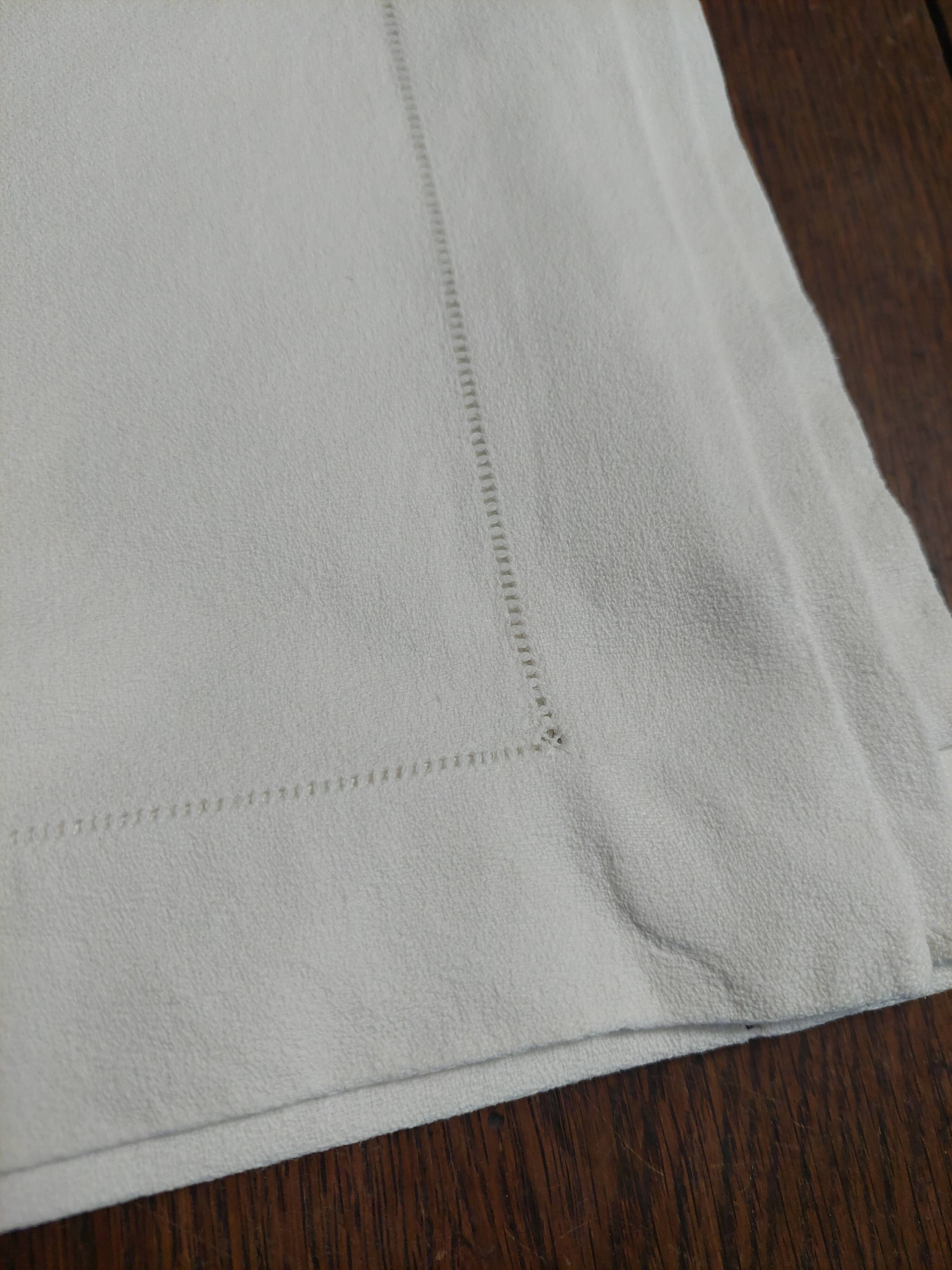 Antique white granite cotton tablecloth 135 x 145 cm