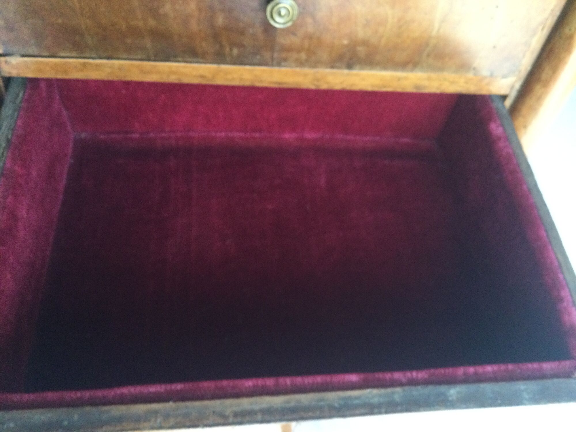 Chest of drawer empire style furniture