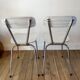 Duo de chaises en formica blanches effet marbré années 70